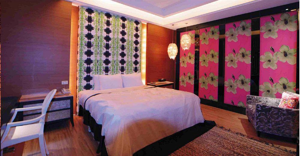 Li Hsin Motel Taichung Exterior foto