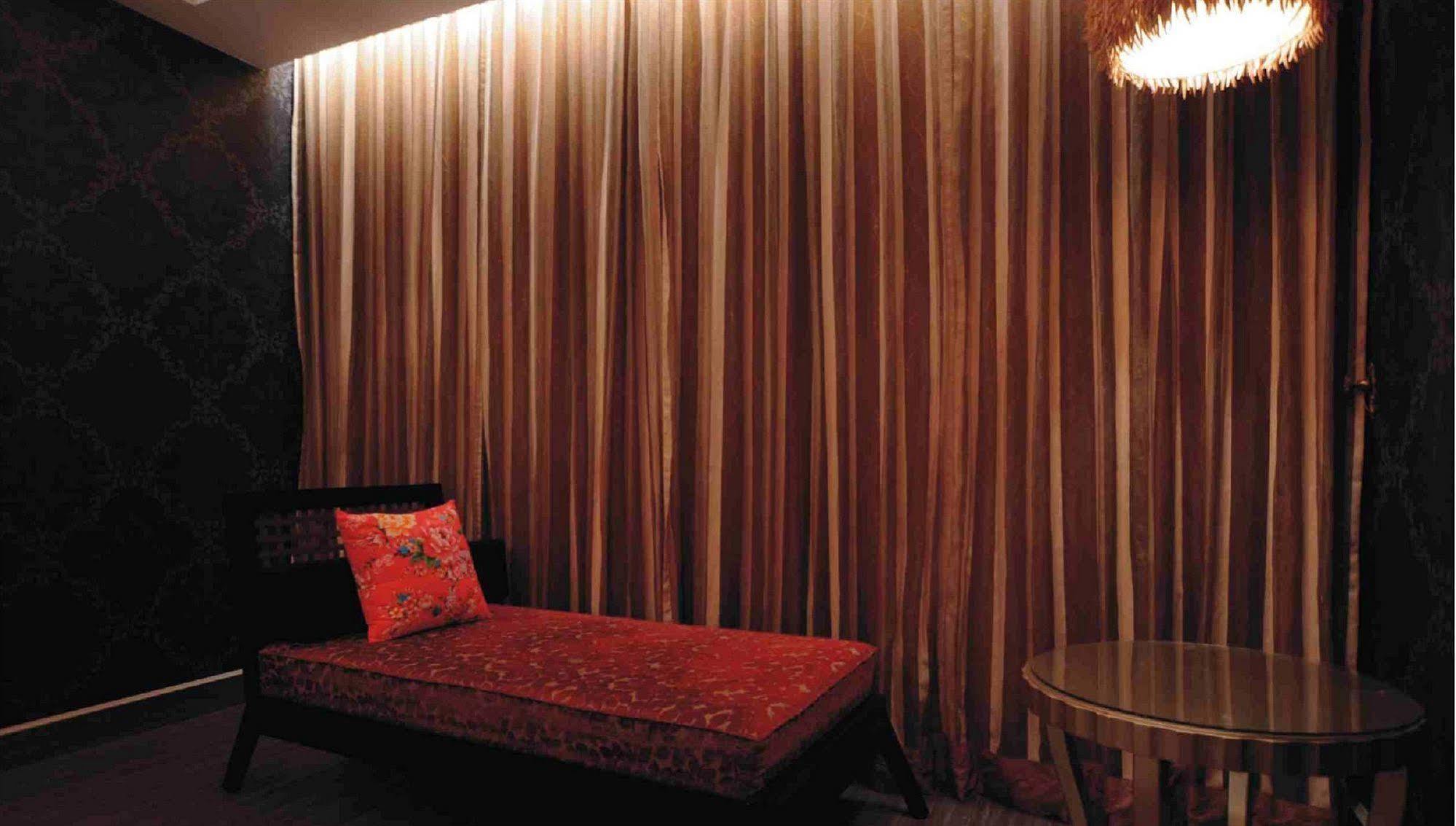 Li Hsin Motel Taichung Exterior foto
