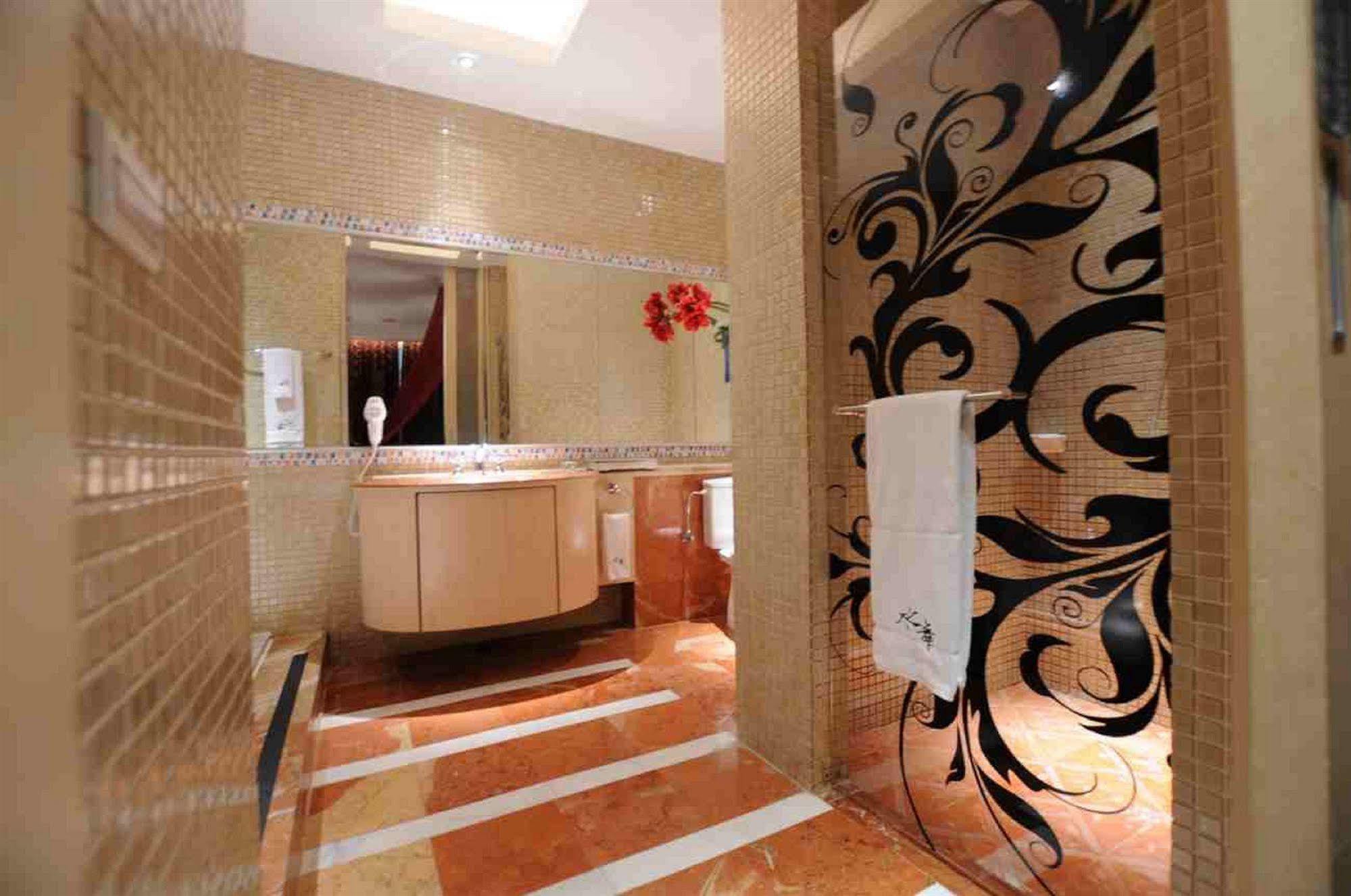 Li Hsin Motel Taichung Exterior foto