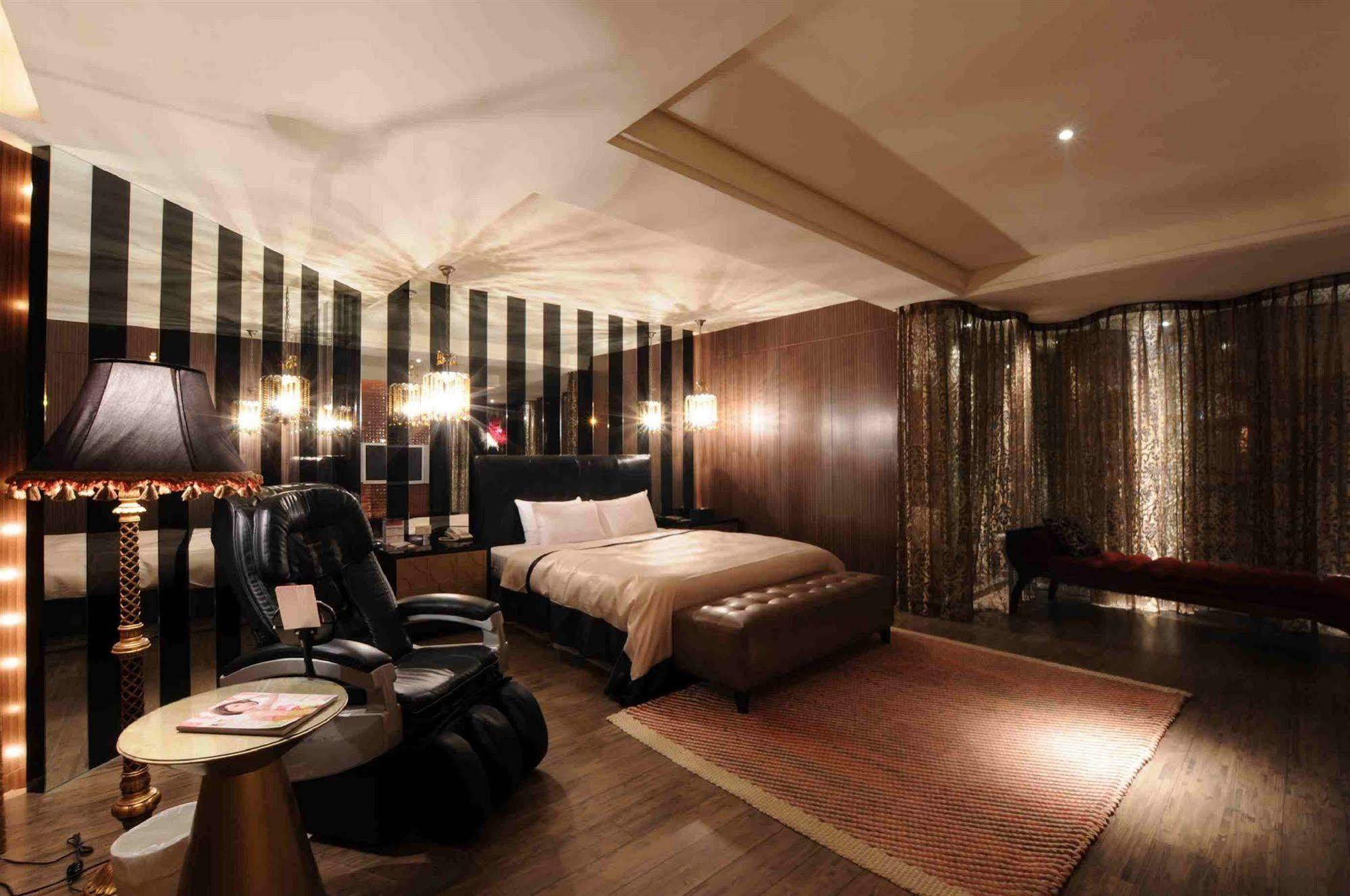 Li Hsin Motel Taichung Exterior foto