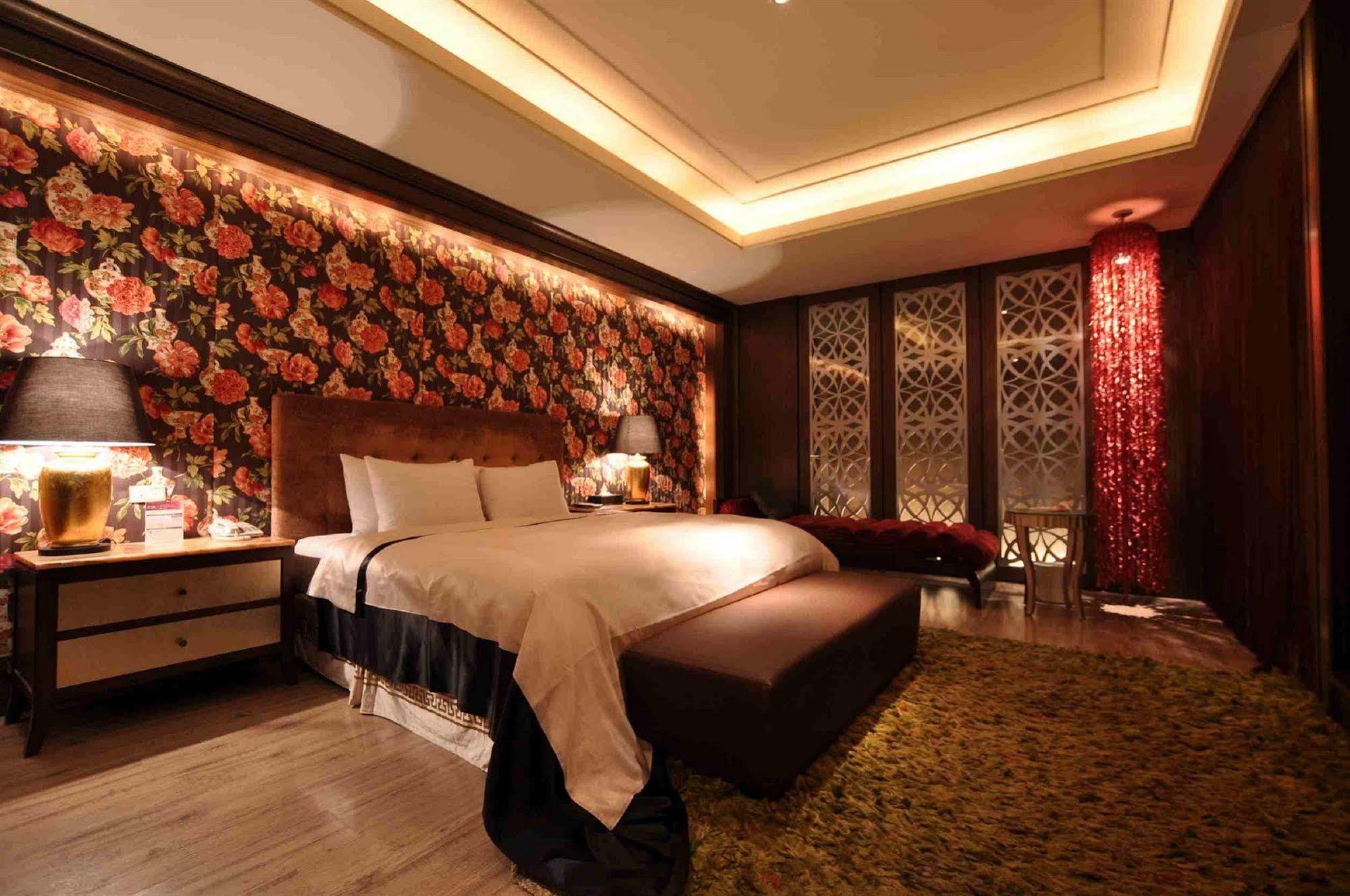 Li Hsin Motel Taichung Exterior foto