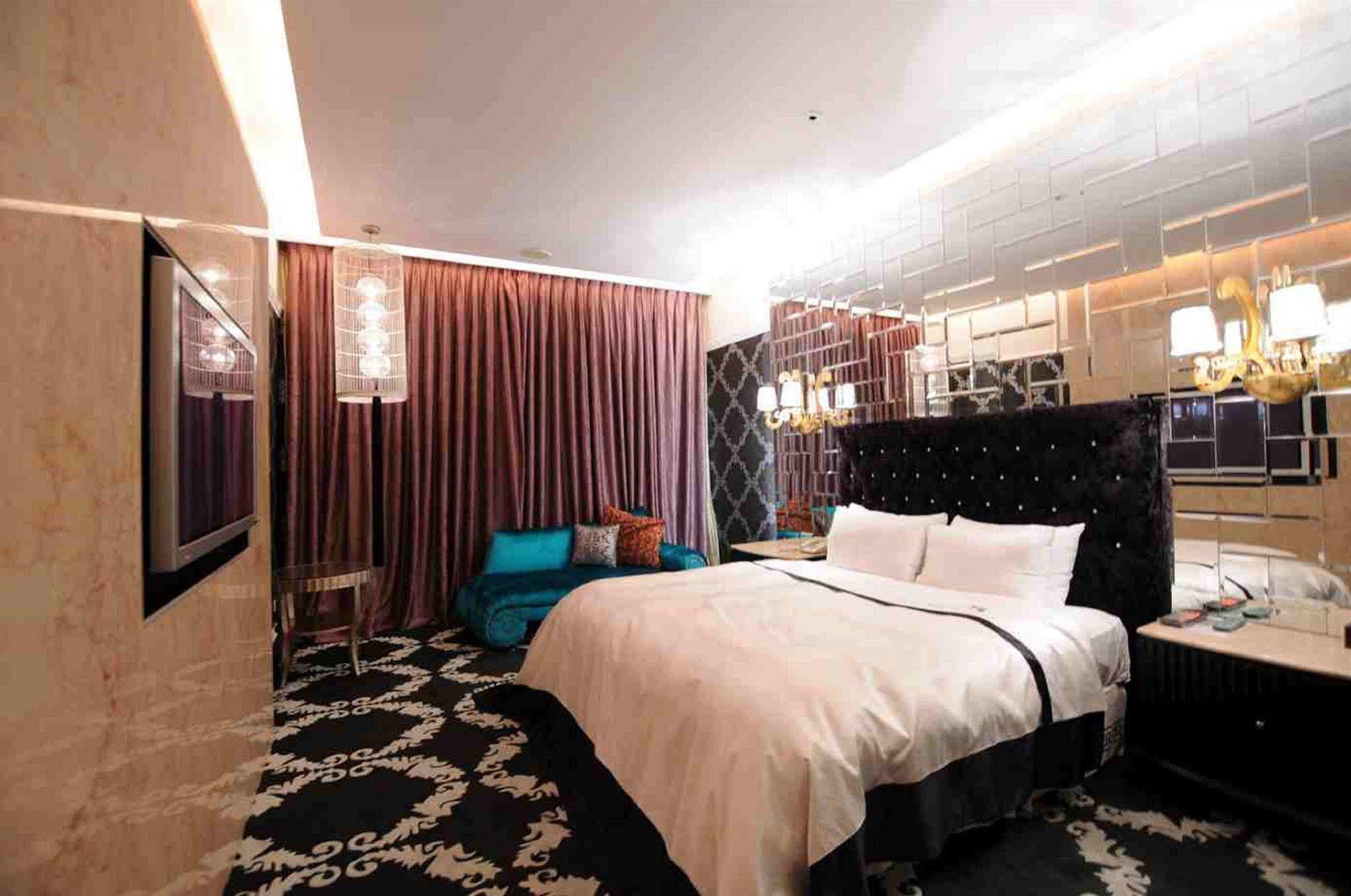 Li Hsin Motel Taichung Exterior foto