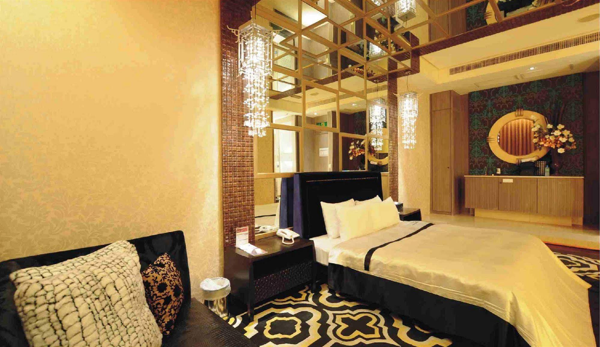 Li Hsin Motel Taichung Exterior foto
